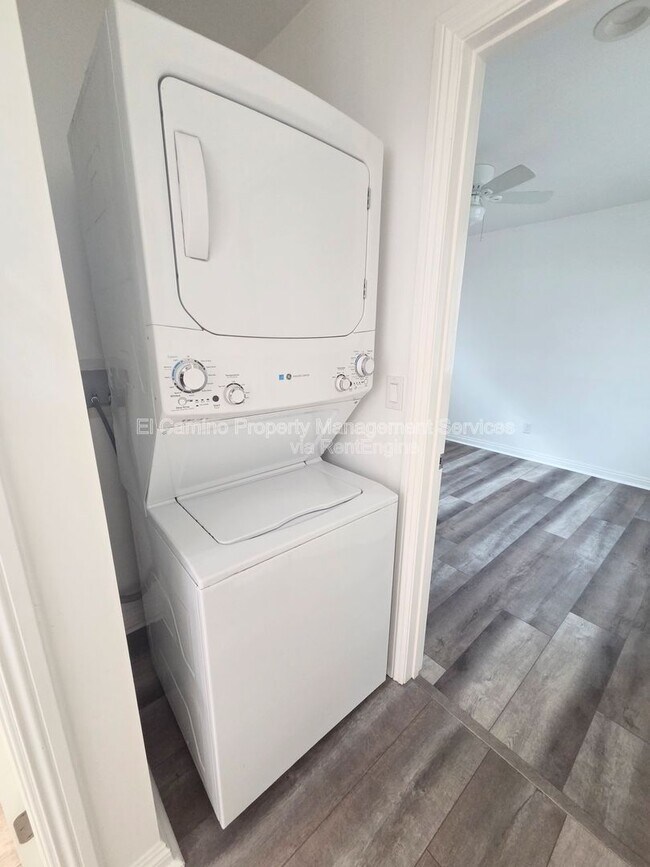 Building Photo - 8145 San Carlos Ave