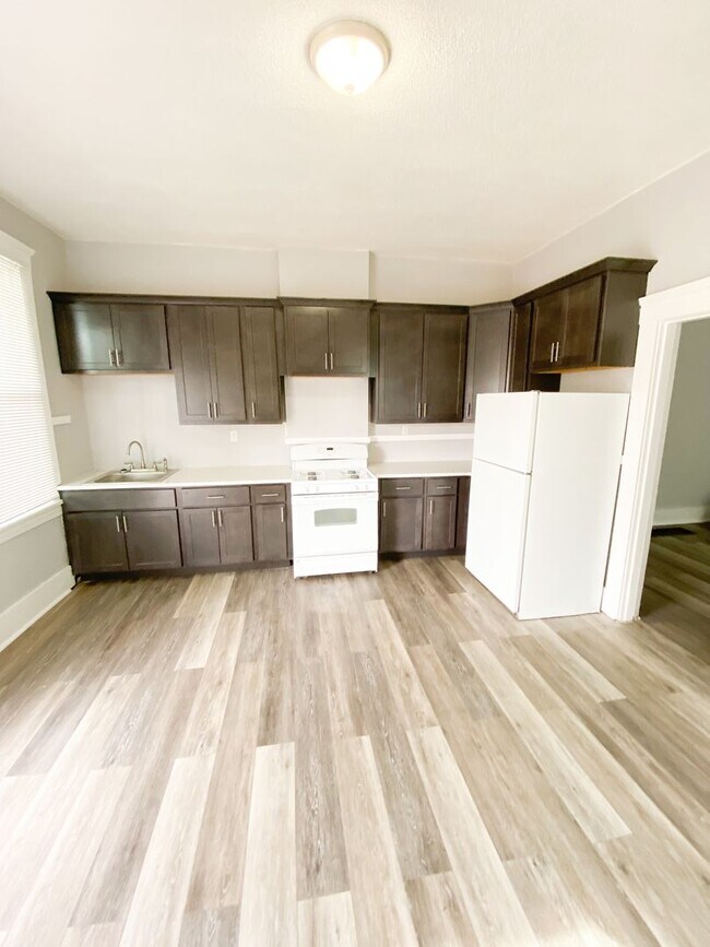 Building Photo - Affordable! 2bed/1bath!