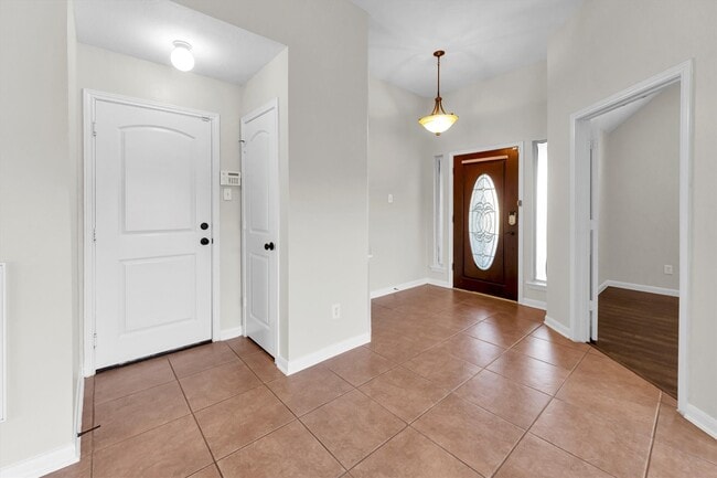 Building Photo - 2722 Bronze Loquate Ct