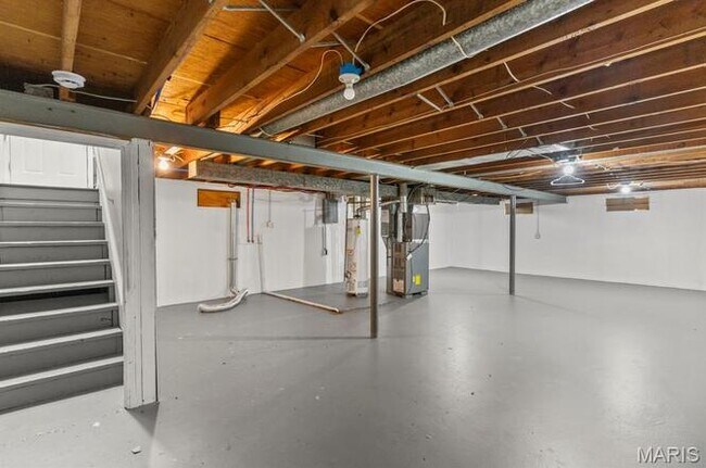 Building Photo - 1223 Reale Ave