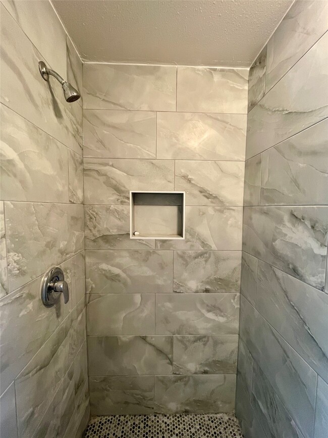 Building Photo - 504 N 8th St