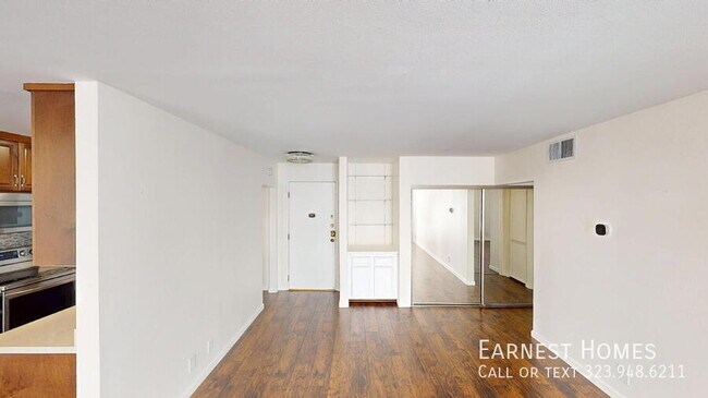 Building Photo - 1750 Camino Palmero St