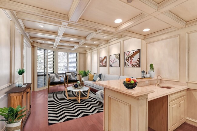 Building Photo - 300 N Swall Dr