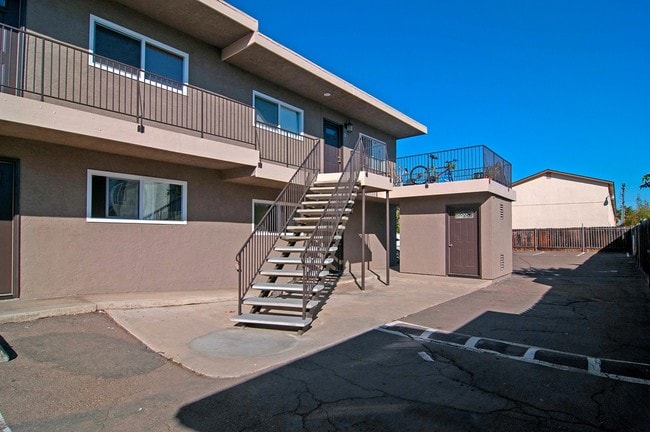 Building Photo - Iris Apartments