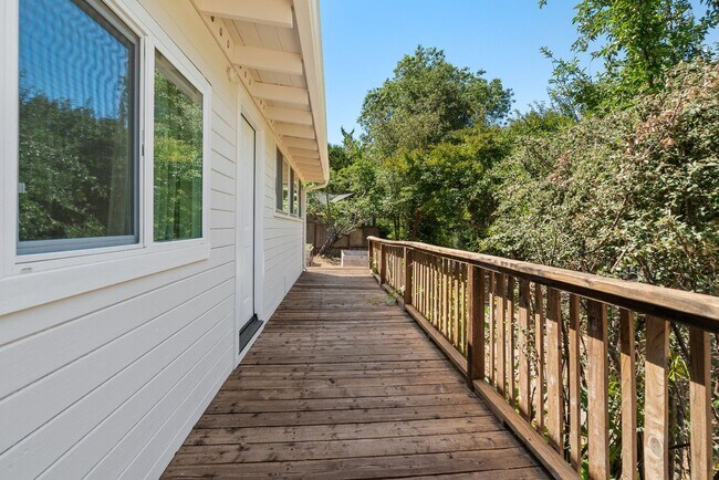 Building Photo - Sunny and Charming Boulder Creek Retreat - Modern Living on a Shared Property