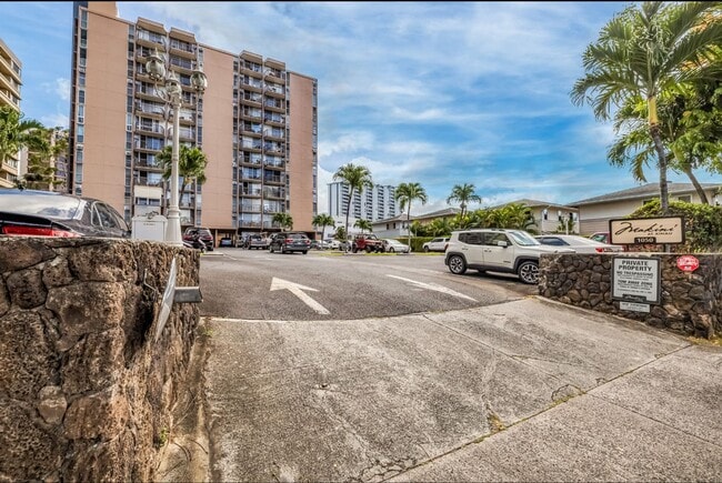 Building Photo - Cute 1 bedroom 1 bath with parking