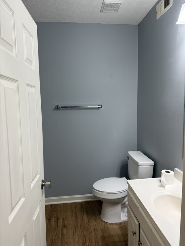 Building Photo - 1612 W Market St