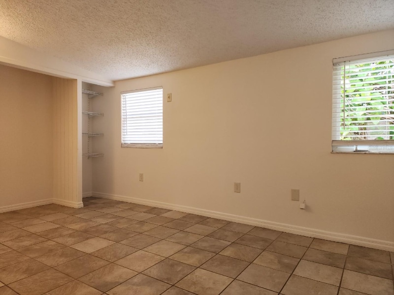 Building Photo - 3211 20th Ave W