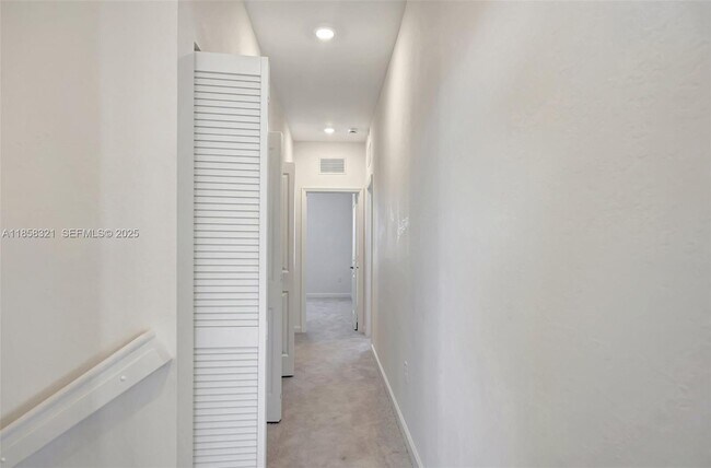 Building Photo - 2546 SE 29th St