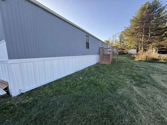 Building Photo - 53 Cushion Pl