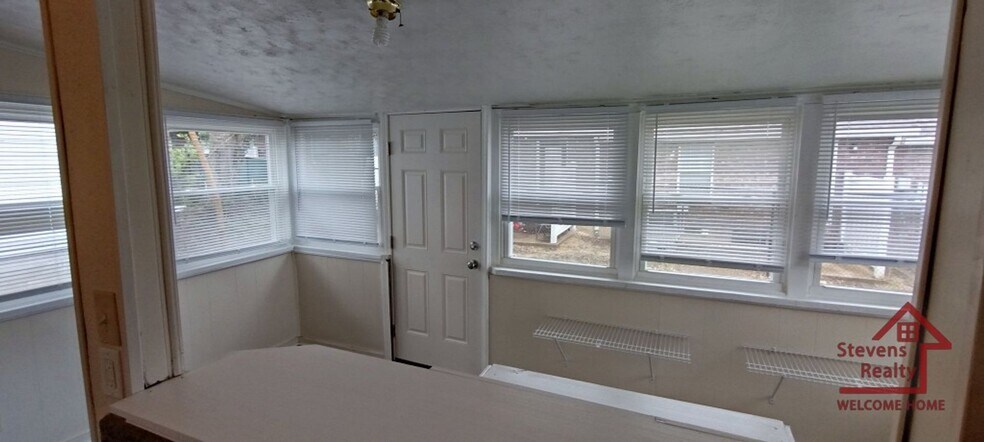 Building Photo - 25 N Franklin Ave