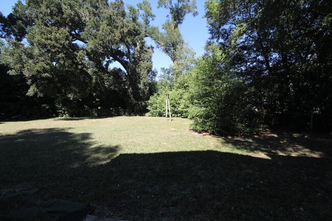 Building Photo - Cozy 1BR/1BA Apartment in Southwest Pensac...