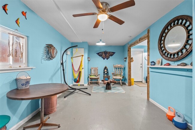 Building Photo - 1725 Avenue O