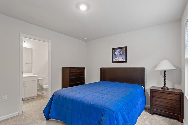 Building Photo - Furnished 3 Bedroom 3 Bath Townhome Wake Forest