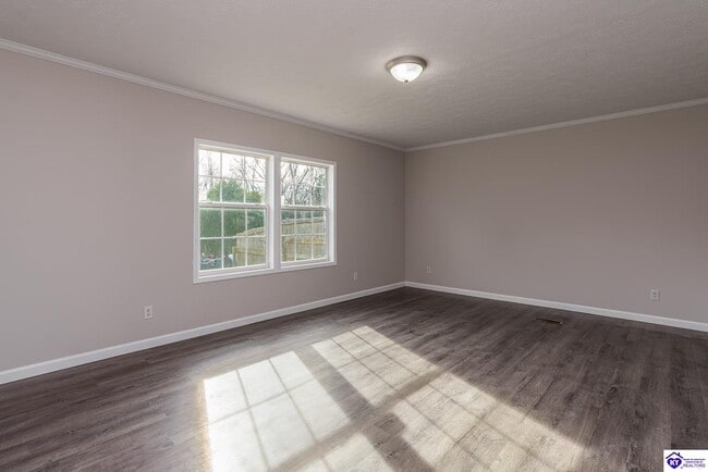 Building Photo - 190 Cedar Hills Rd