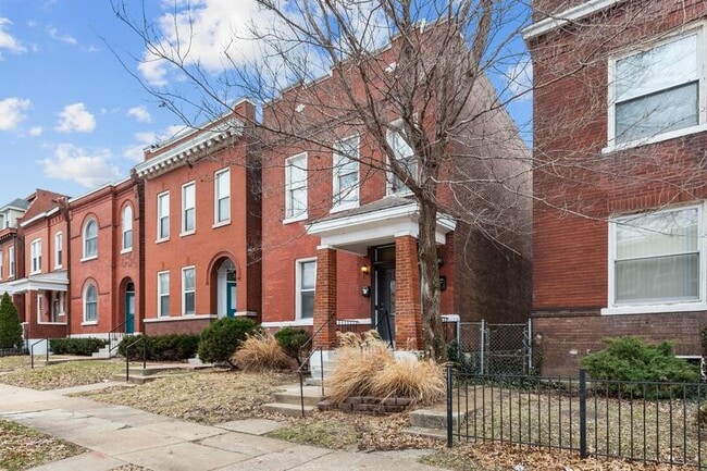 Building Photo - 2649 California Ave