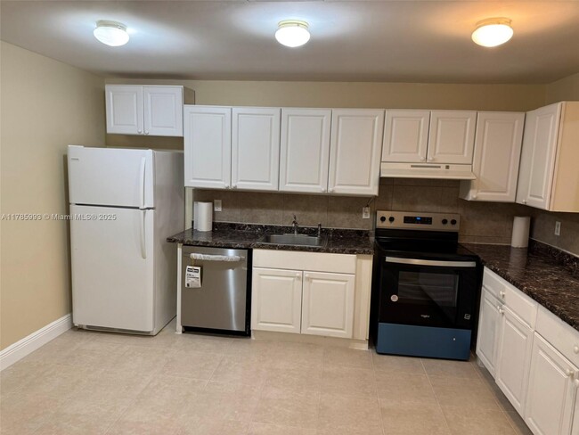 Building Photo - 4063 SW 51st St