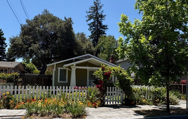 Building Photo - 1122 Channing Ave