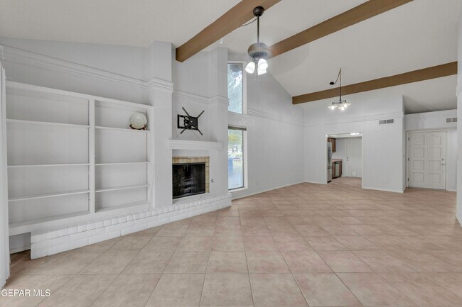 Building Photo - 620 Lakeway Dr