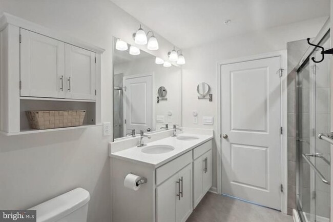Building Photo - 558 Banquet Ln