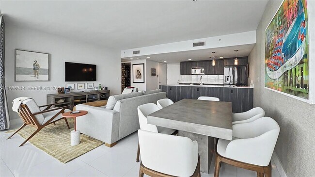 Building Photo - 665 NE 25th St