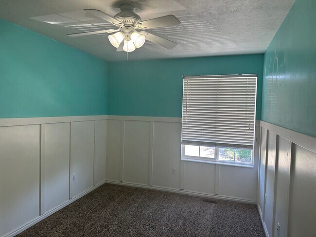 Building Photo - Beautiful 4 Bedroom Home in Layton!