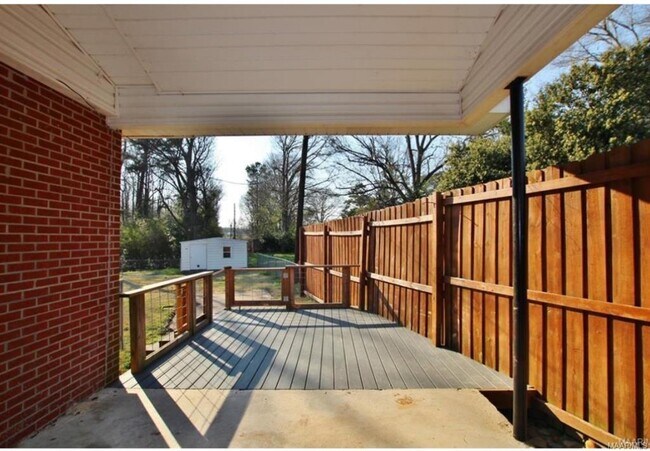 Building Photo - 418 Claud Rd