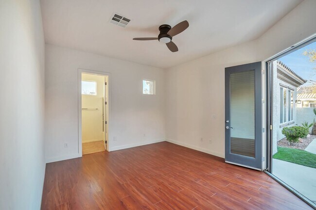 Building Photo - 2585 Portsmouth Creek Ave