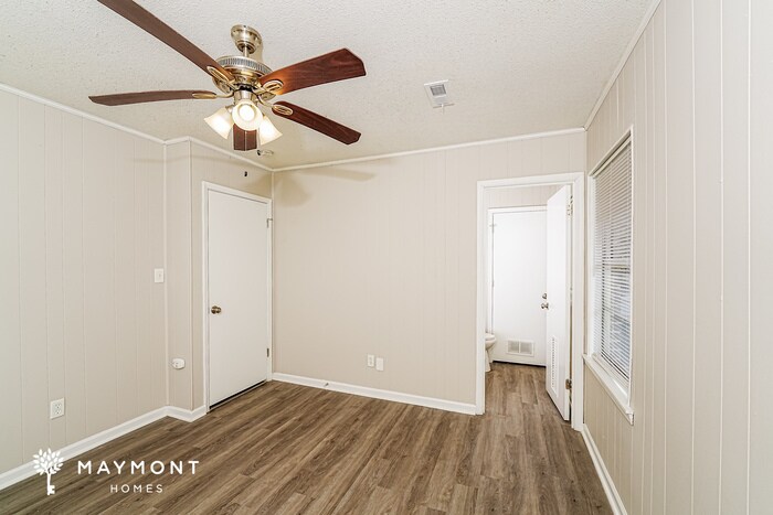 Building Photo - 77 Oakwood St