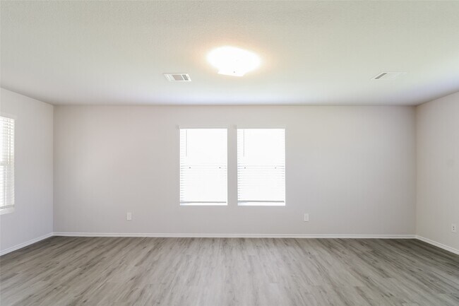 Building Photo - 2430 Flathead Dr