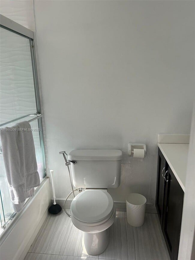 Building Photo - 3036 SW 27th Ave