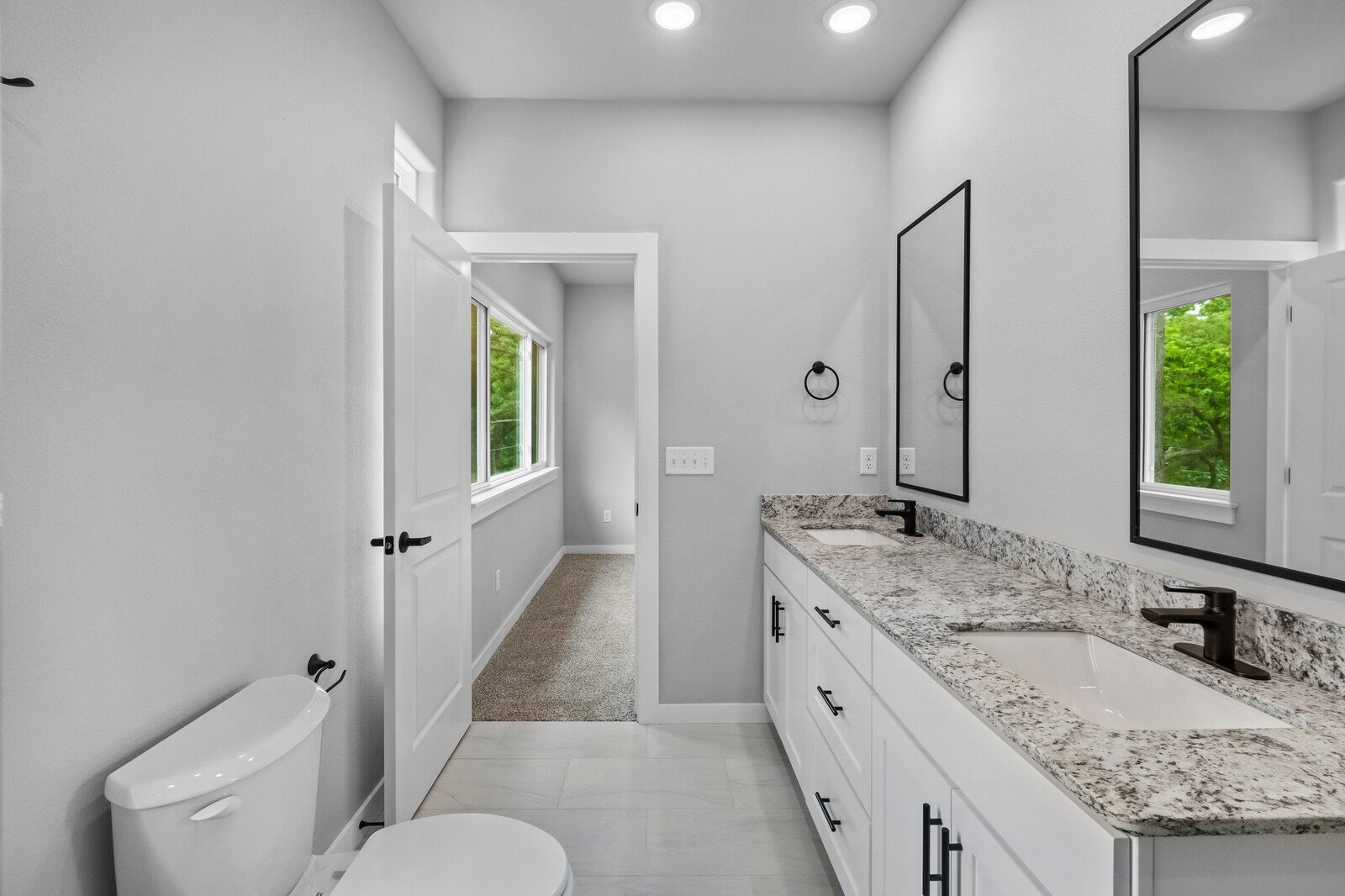 Building Photo - 2 Brightling Ln