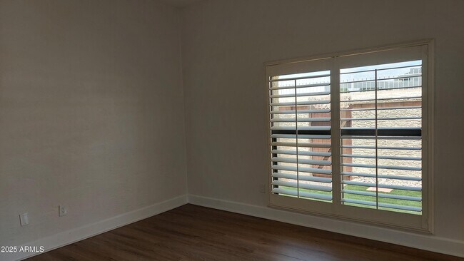 Building Photo - 2426 E Palo Verde Dr