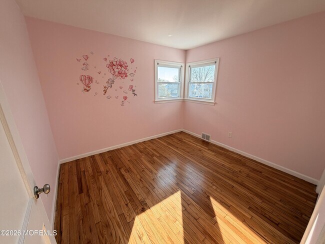 Building Photo - 49 Ridge Pl