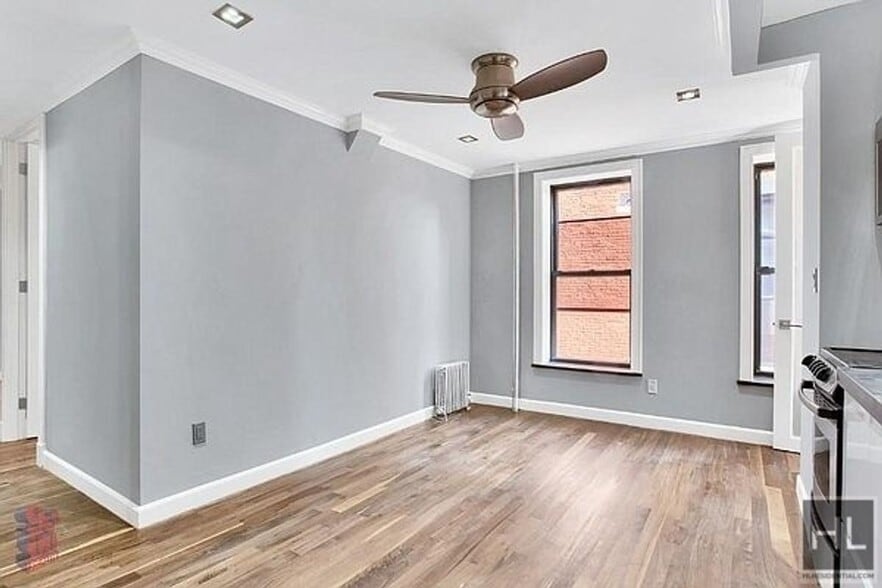 Building Photo - 2ND AVE.