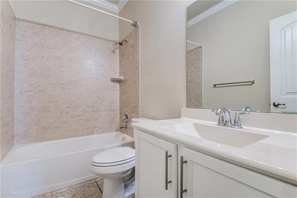 Building Photo - 840 English Ivy Dr