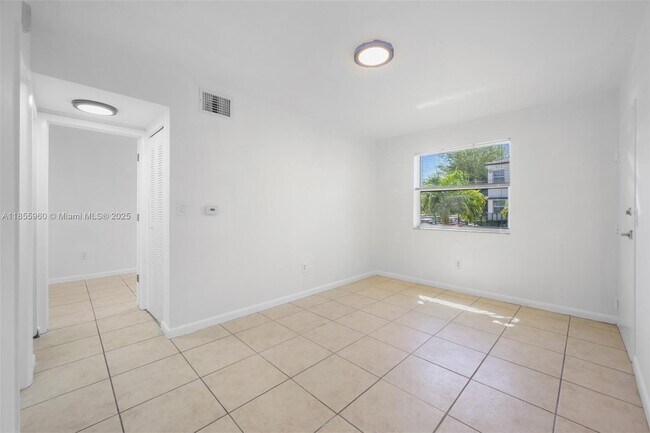 Building Photo - 577 NE 82nd St