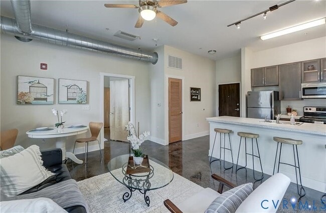 Building Photo - 1020 Porter St