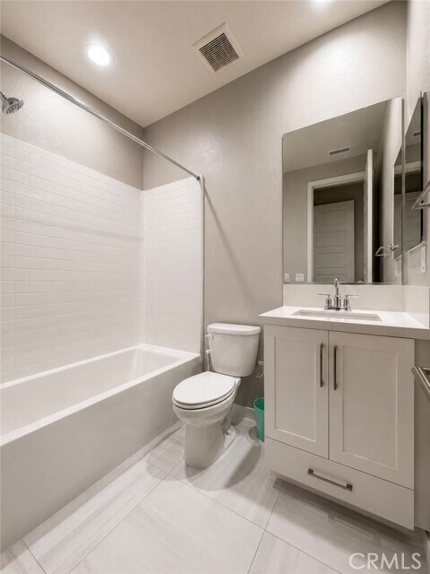 Building Photo - 23 Sanctuary Ln