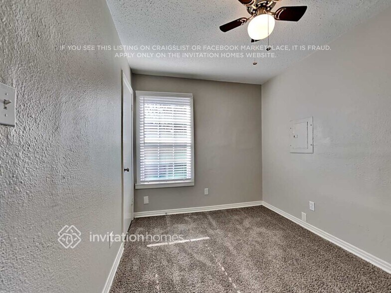 Building Photo - 4824 Lyndon Dr