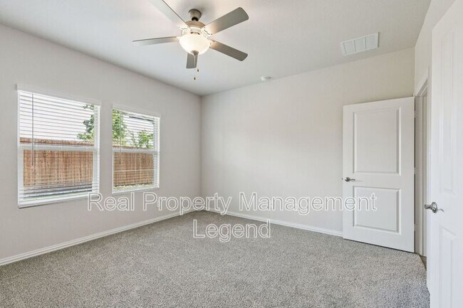 Building Photo - 606 Travine Dr