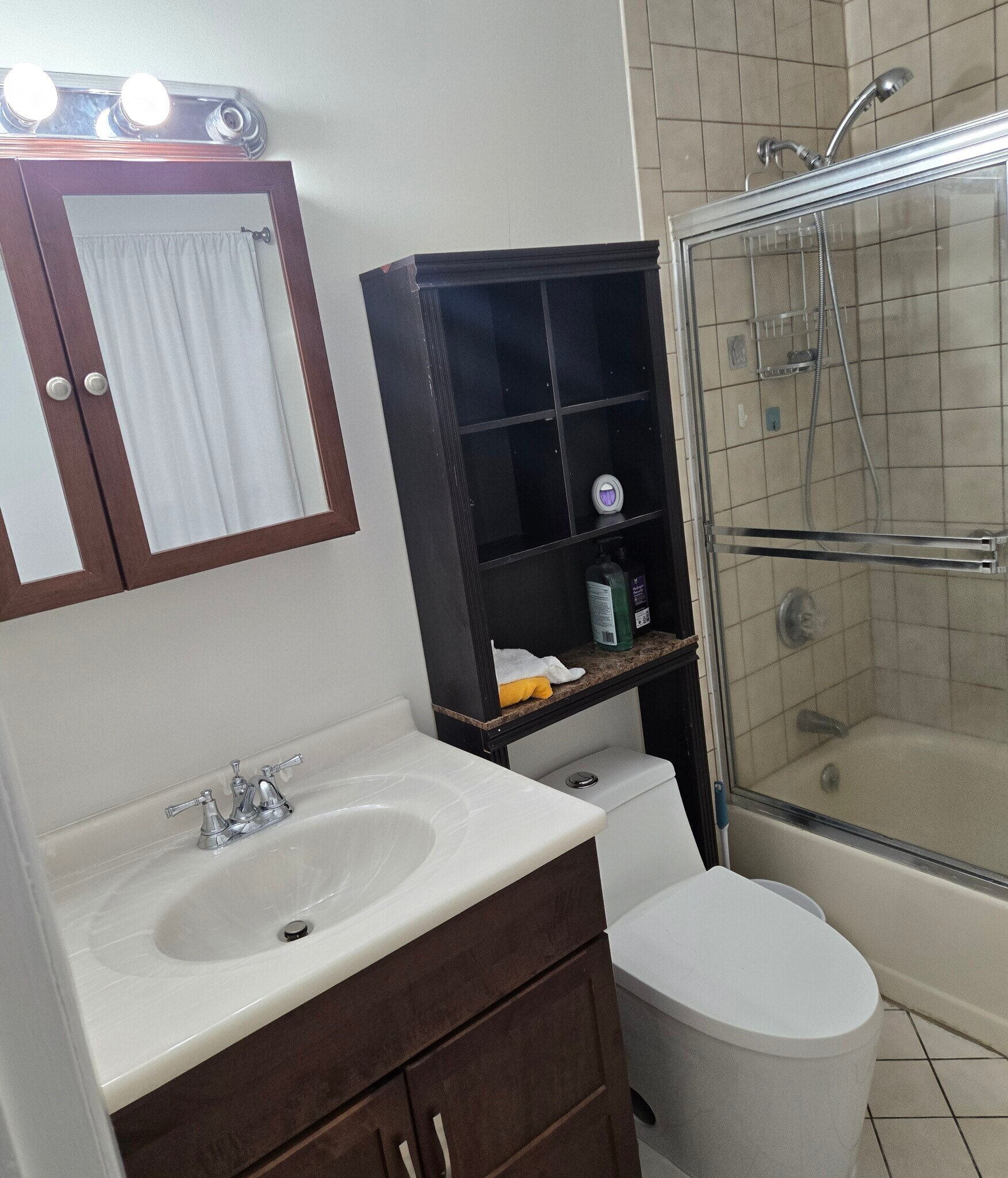 Building Photo - 23 Valkyr Rd