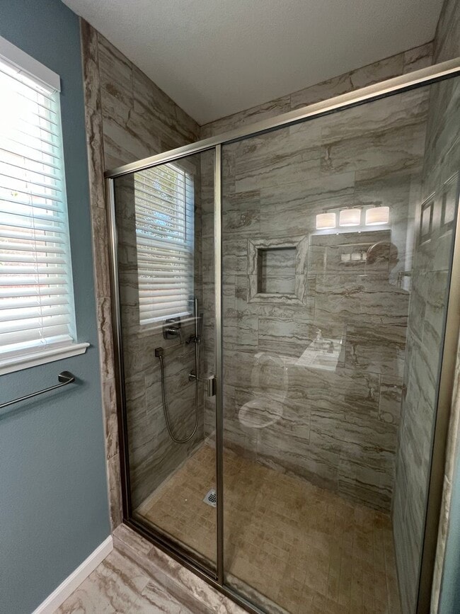 Building Photo - Completely Remodeled home in desirable Mou...