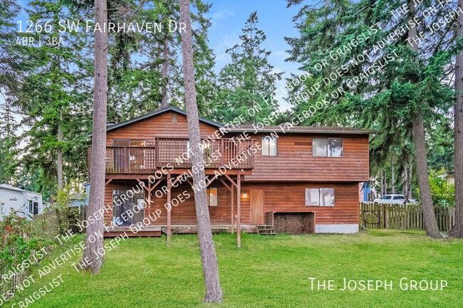 Building Photo - 1266 SW Fairhaven Dr
