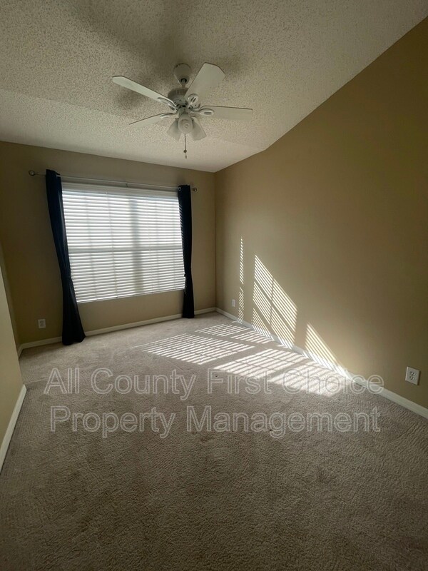 Building Photo - 605 Vallance Way NE