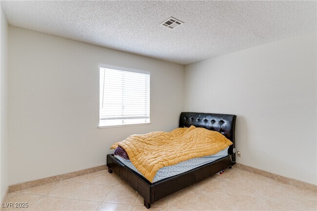 Building Photo - 1517 Kirby Dr