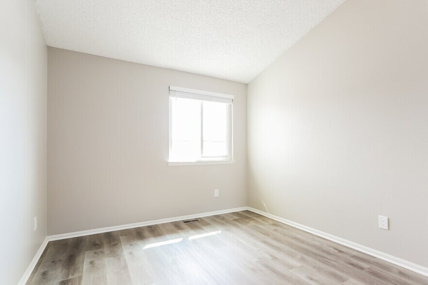 Building Photo - 5097 S Fairplay St