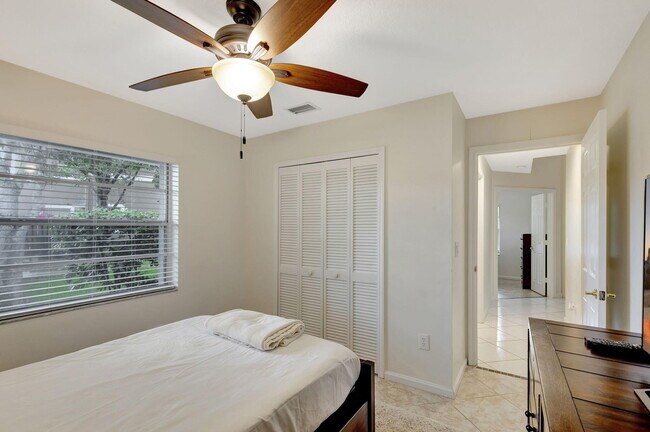 Building Photo - 13796 Yarmouth Dr