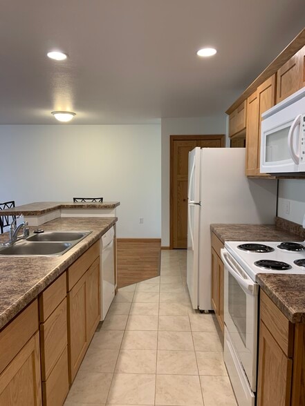 Building Photo - 3636 Calvert Rd