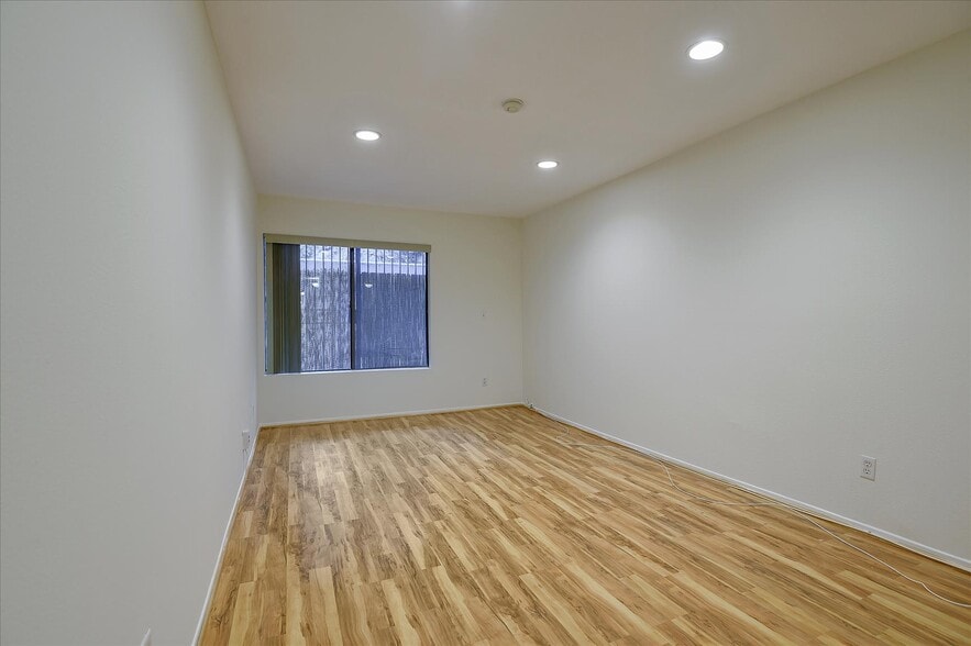 Building Photo - 1940 N Highland Ave